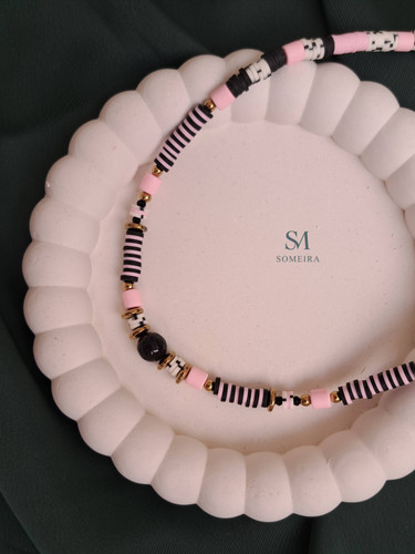 گردنبند مشکی صورتی