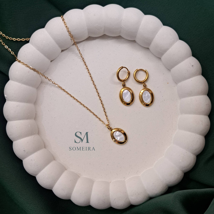 گردنبند بیضی